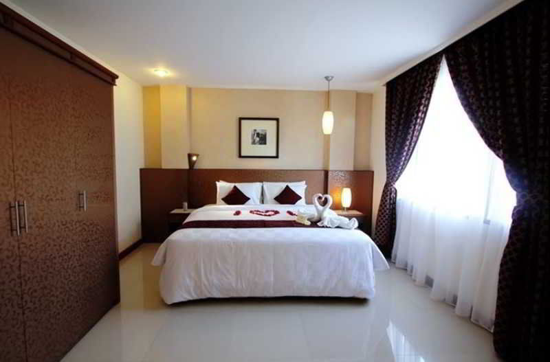 Hotel Ohana Kuta 4*