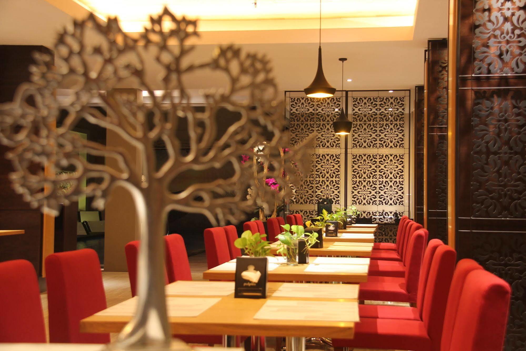 Hotel Ohana Kuta 4*
