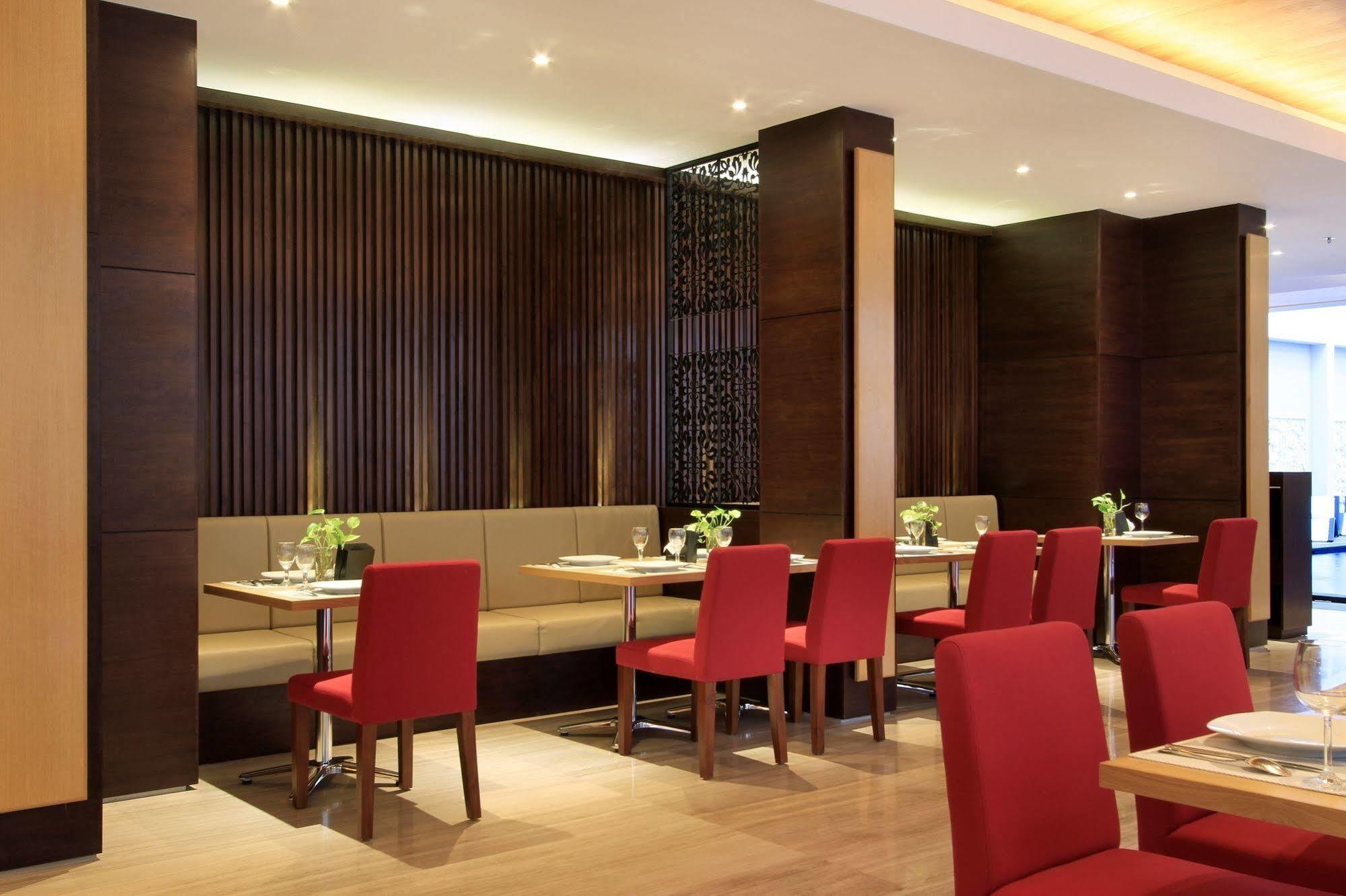 Ohana Kuta Hotel 4*