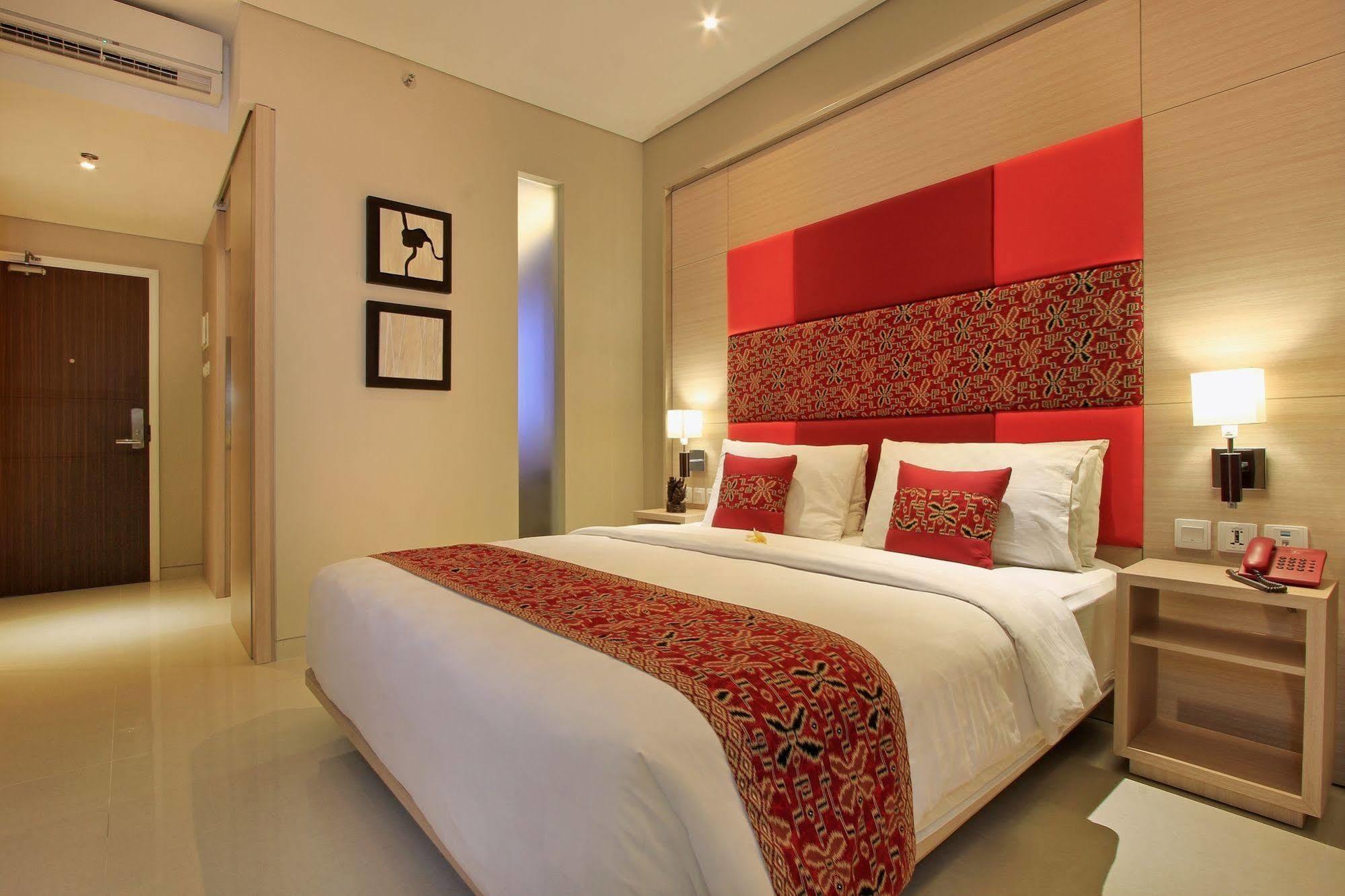 Ohana Kuta Hotel 4*